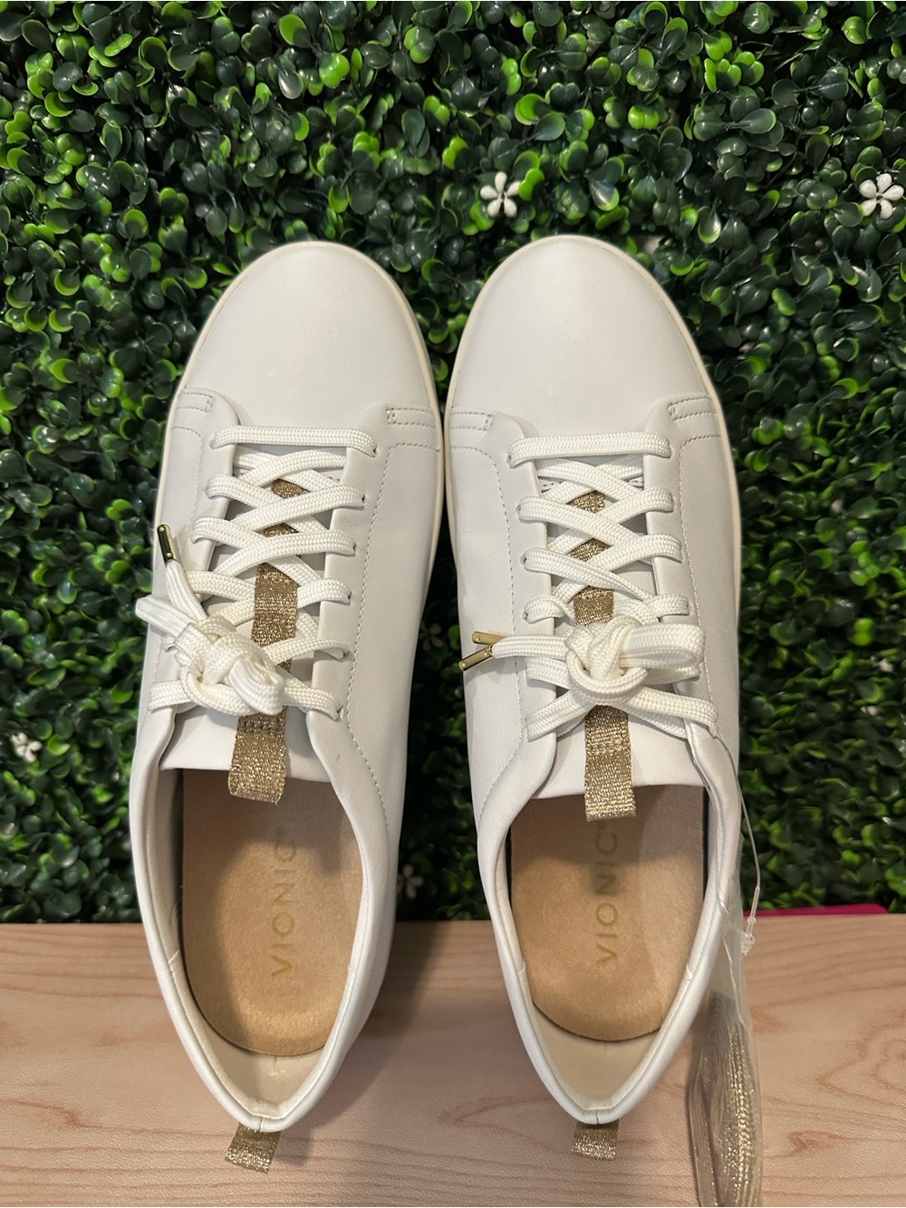 Vionic Paisley Leather Sneakers New #15 - Picture 7 of 8